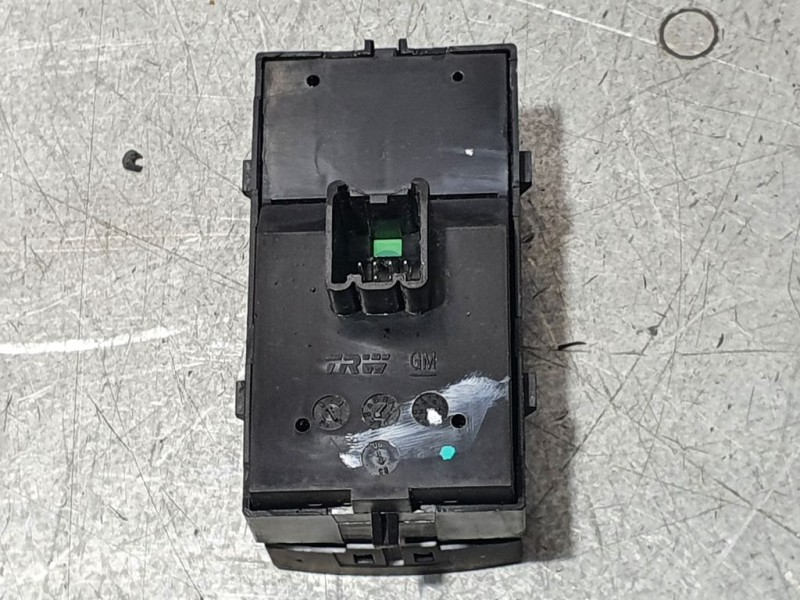 Recambio de mando elevalunas delantero izquierdo para opel astra j lim. selective referencia OEM IAM 13305011  TRW