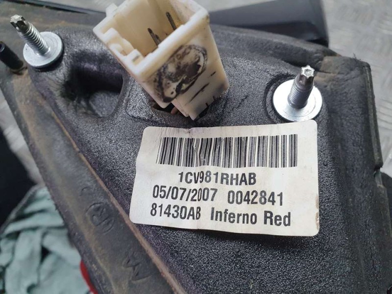 Recambio de retrovisor derecho para dodge avenger sxt referencia OEM IAM 1CV981RHAB  ELECTRICO 5 PINES TOCADO