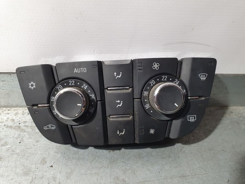 Recambio de mando climatizador para opel astra j lim. selective referencia OEM IAM 13435148 28395672 DELPHI