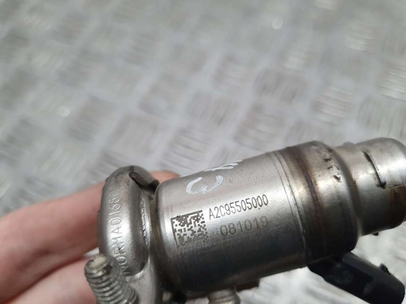 Recambio de inyector adblue para bmw serie 1 lim. (f40) 118d m sport referencia OEM IAM 858020901 A2C95505000 