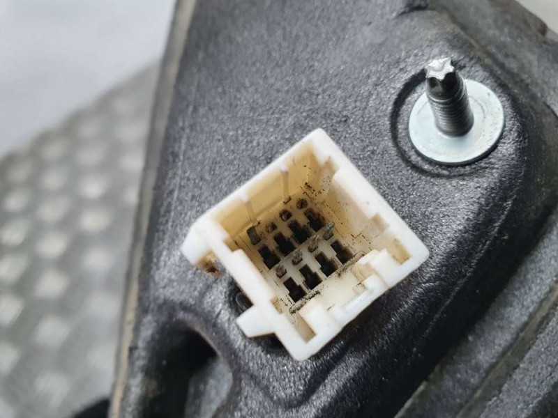 Recambio de retrovisor izquierdo para dodge avenger sxt referencia OEM IAM SIN REF  ELECTRICO 5 CABLES