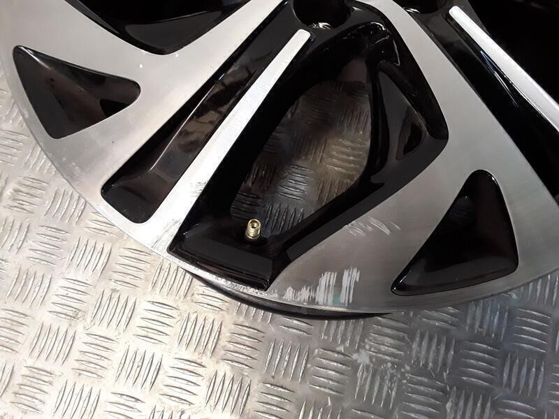 Recambio de juego llantas aluminio para citroën grand c4 spacetourer van (3a_, 3e_) bluehdi 130 referencia OEM IAM 7X17 5 TORN E