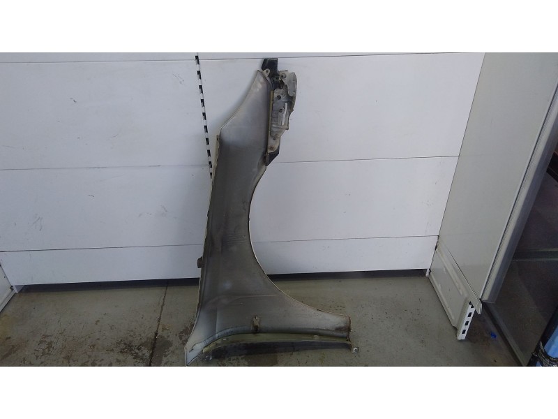 Recambio de aleta delantera izquierda para saab 9-3 berlina vector referencia OEM IAM 12769230  