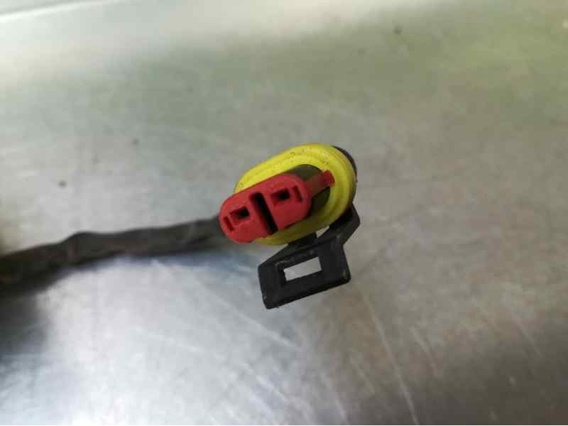 Recambio de faro antiniebla izquierdo para opel omega b básico berlina referencia OEM IAM 90457819 2 CABLES CARELLO