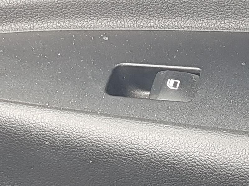 Recambio de mando elevalunas delantero derecho para hyundai i20 iii (bc3, bi3) 1.0 t-gdi referencia OEM IAM 93581Q00004X  