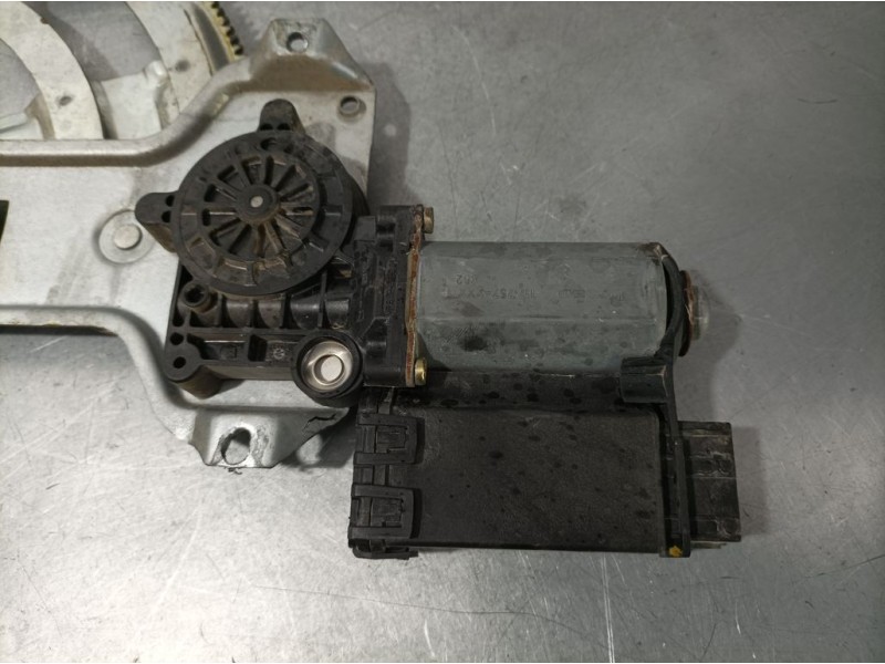 Recambio de elevalunas delantero derecho para peugeot 406 coupe (s1/s2) 3.0 v6 referencia OEM IAM ZU03140200  ELECTRICO 9 PINS B