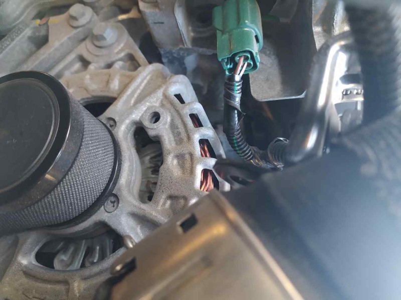 Recambio de alternador para dacia sandero stepway essential referencia OEM IAM 231002175R  