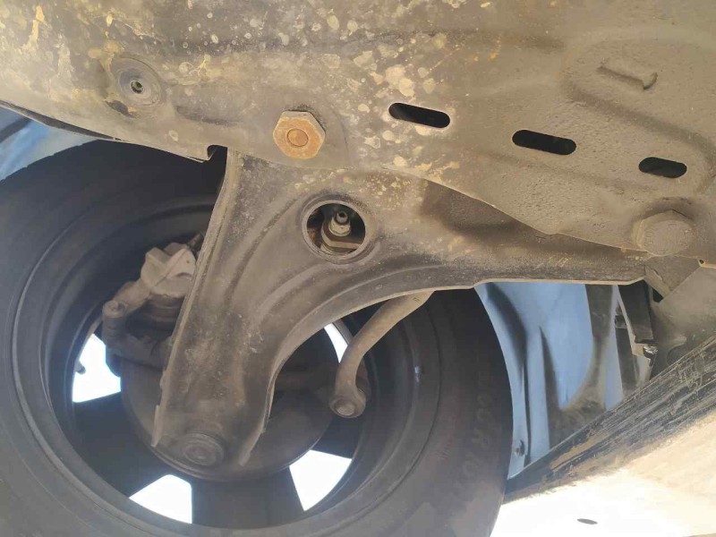 Recambio de brazo suspension inferior delantero derecho para dacia sandero stepway essential referencia OEM IAM 545008653R  