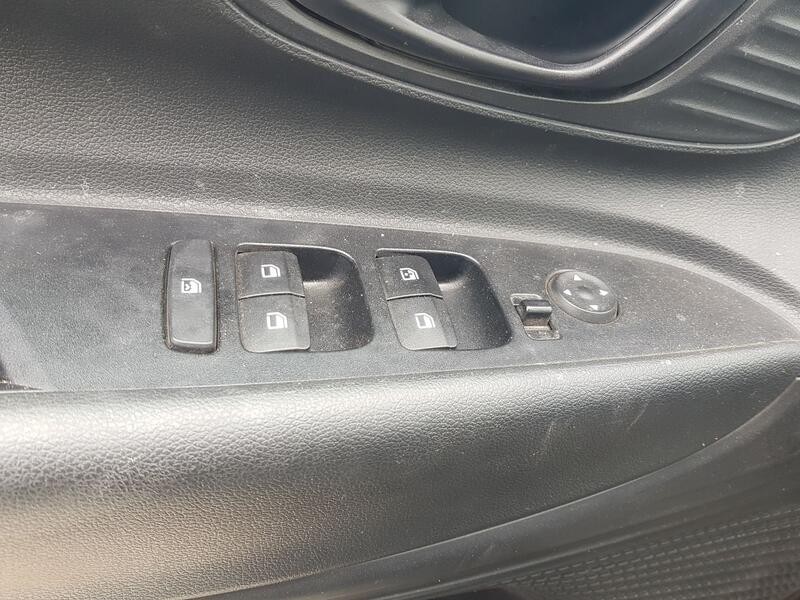 Recambio de mando elevalunas delantero izquierdo para hyundai i20 iii (bc3, bi3) 1.0 t-gdi referencia OEM IAM 93571Q00104X C/ MA