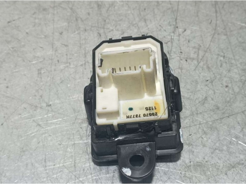 Recambio de mando retrovisor para renault kadjar experience referencia OEM IAM 255707377R  