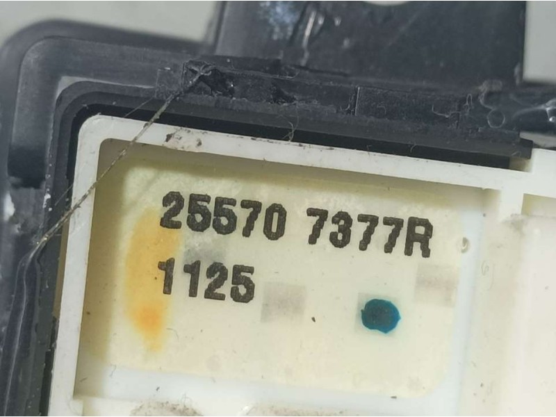 Recambio de mando retrovisor para renault kadjar experience referencia OEM IAM 255707377R  