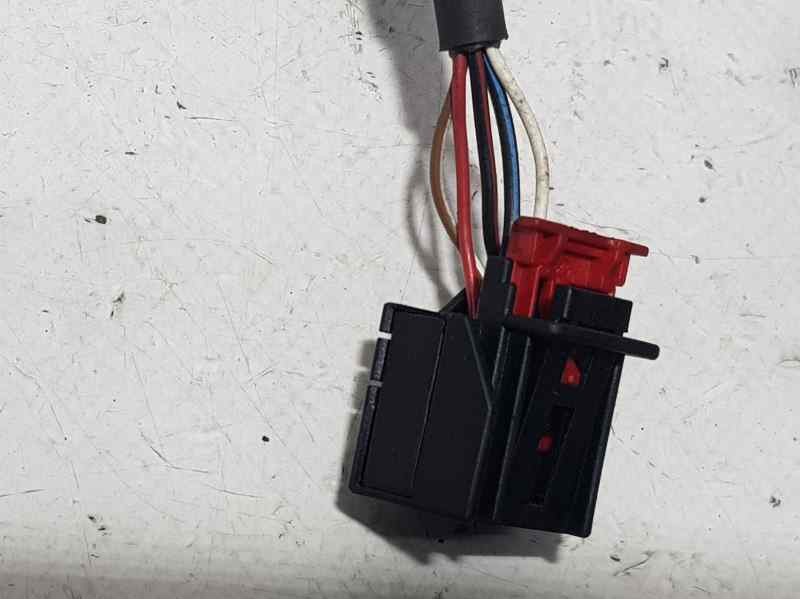 Recambio de retrovisor derecho para audi a3 (8p) 2.0 fsi ambition referencia OEM IAM  5 CABLES ELECTRICO