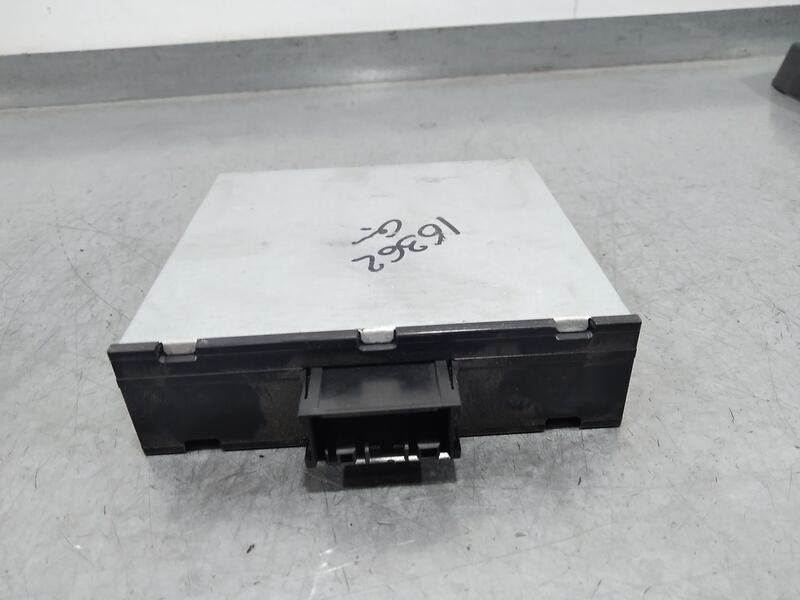 Recambio de modulo electronico para bmw serie 3 berlina (e90) 318d referencia OEM IAM 925320801 8es00947921 