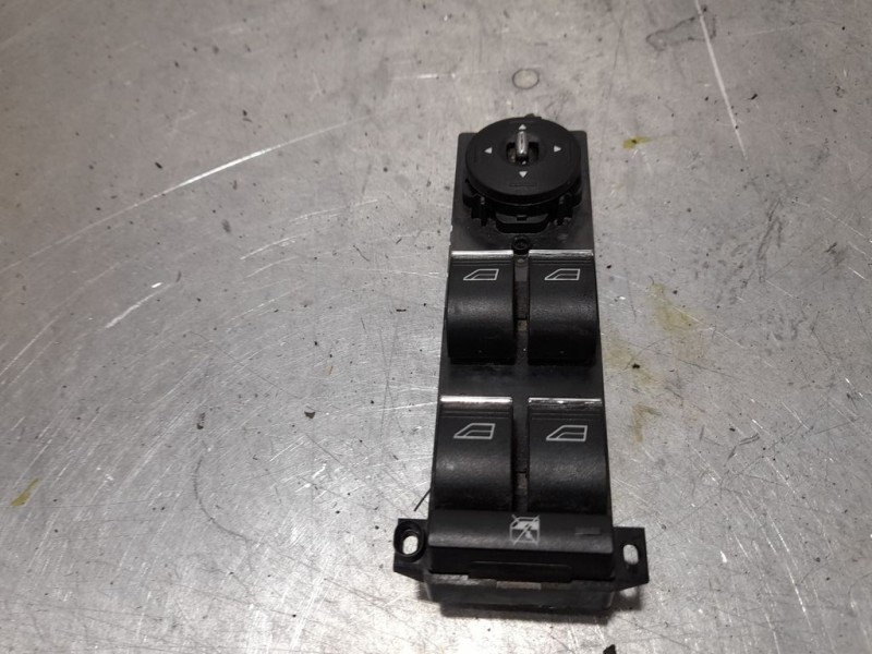 Recambio de mando elevalunas delantero izquierdo para ford focus turnier (cb4) trend referencia OEM IAM 8M5T14A132  