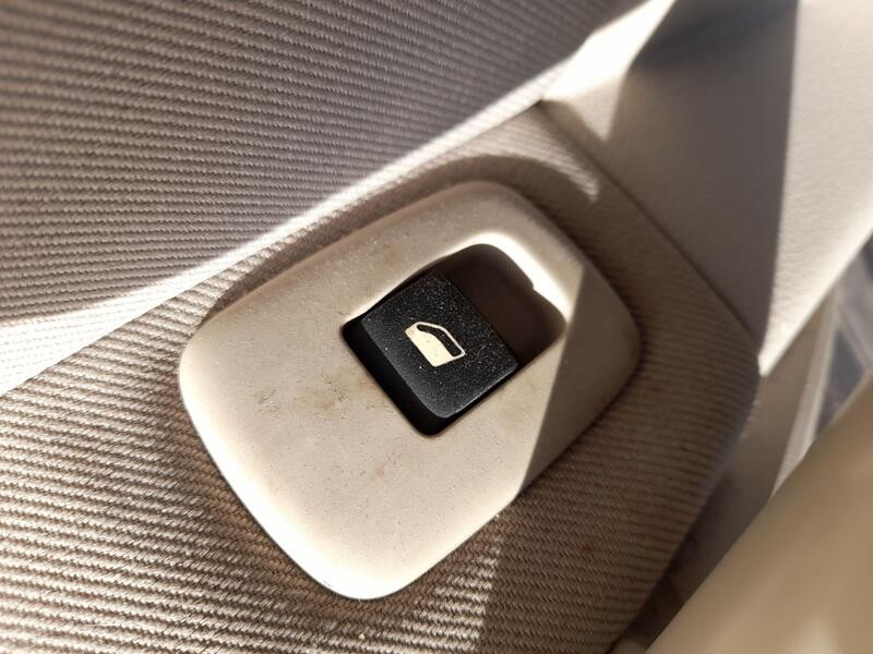 Recambio de mando elevalunas trasero izquierdo para peugeot 508 i (8d_) 2.0 hdi referencia OEM IAM 6490PZ  