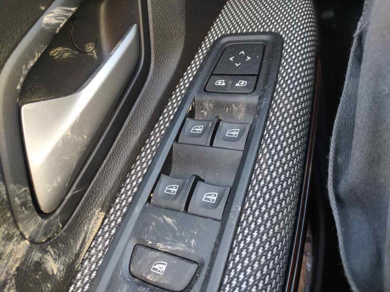 Recambio de mando elevalunas delantero izquierdo para dacia sandero stepway essential referencia OEM IAM 254112588R  C/ MANDO RE