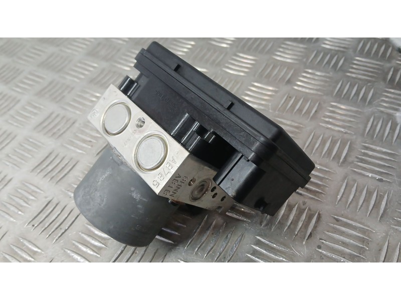 Recambio de abs para kia stonic (yb) 1.2 cvvt referencia OEM IAM 58920H8250 MANDO 