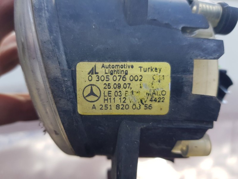 Recambio de faro antiniebla derecho para mercedes-benz clase c (w204) berlina c 220 cdi (204.008) referencia OEM IAM A2518200856