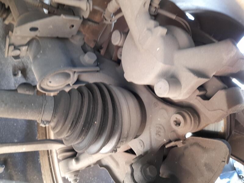 Recambio de mangueta delantera izquierda para peugeot 508 i (8d_) 2.0 hdi referencia OEM IAM 1640790380  