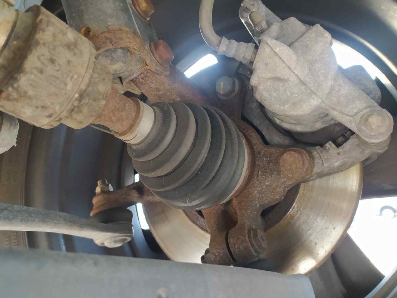 Recambio de mangueta delantera izquierda para dacia sandero stepway essential referencia OEM IAM 400156199R  