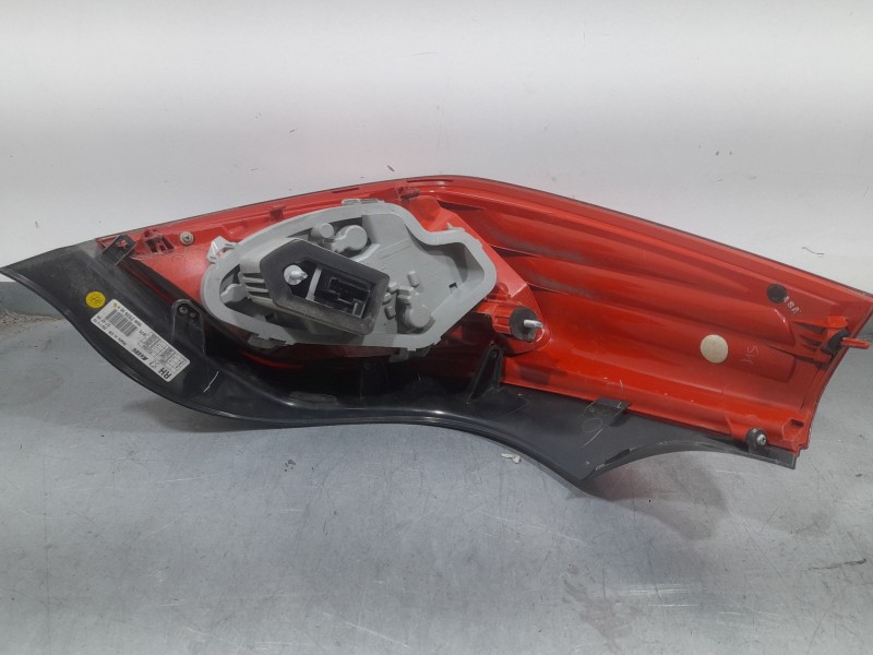 Recambio de piloto trasero derecho para peugeot 508 i (8d_) 2.0 hdi referencia OEM IAM 9686293680  KOITO