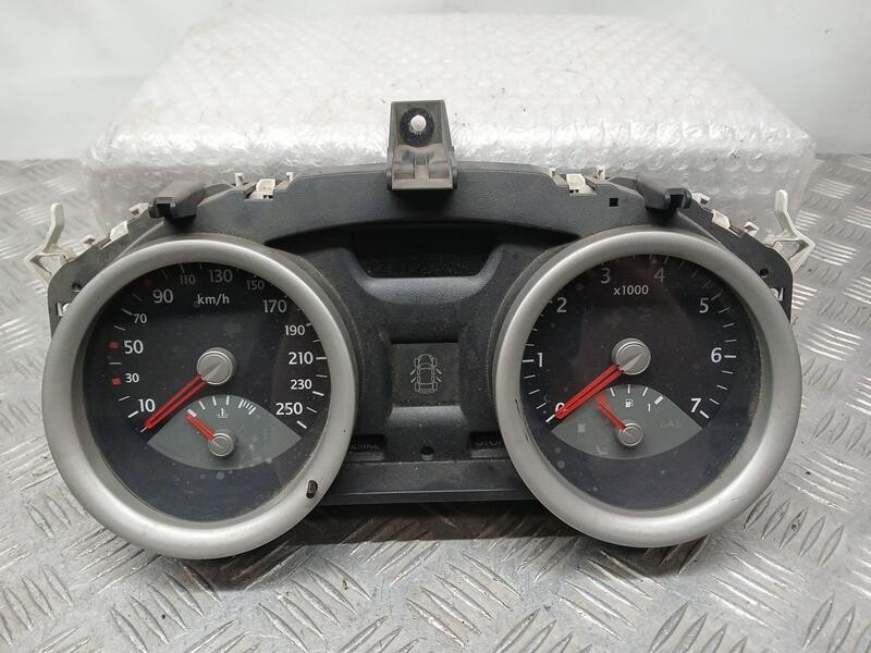 Recambio de cuadro instrumentos para renault megane ii classic berlina confort expression referencia OEM IAM 8200306538  