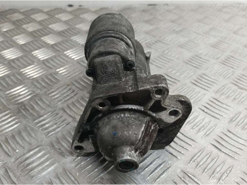 Recambio de motor arranque para dacia lodgy ambiance referencia OEM IAM 233003329R TS12E9 VALEO