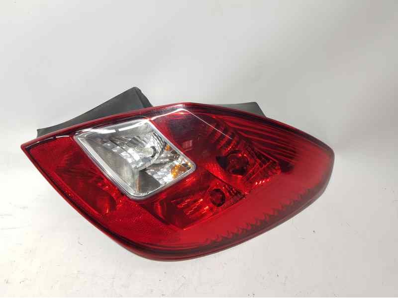 Recambio de piloto trasero derecho para opel corsa d cosmo referencia OEM IAM 13188046 89038959 VALEO