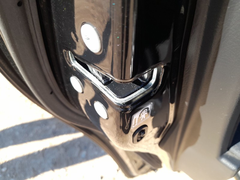 Recambio de cerradura puerta trasera izquierda para toyota auris (_e18_) 1.4 d-4d (nde180_) referencia OEM IAM 6906005050  