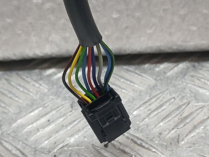 Recambio de retrovisor derecho para dacia sandero stepway essential referencia OEM IAM 963014971R ELECTRICO 9 CABLES 