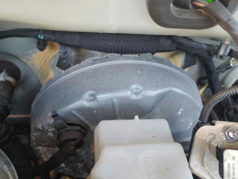 Recambio de servofreno para dacia sandero stepway essential referencia OEM IAM 472104755R  