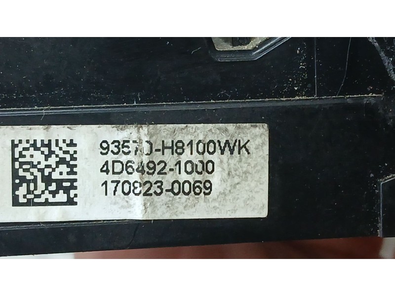 Recambio de mando elevalunas delantero izquierdo para kia stonic (yb) 1.2 cvvt referencia OEM IAM 93570H8100WK  