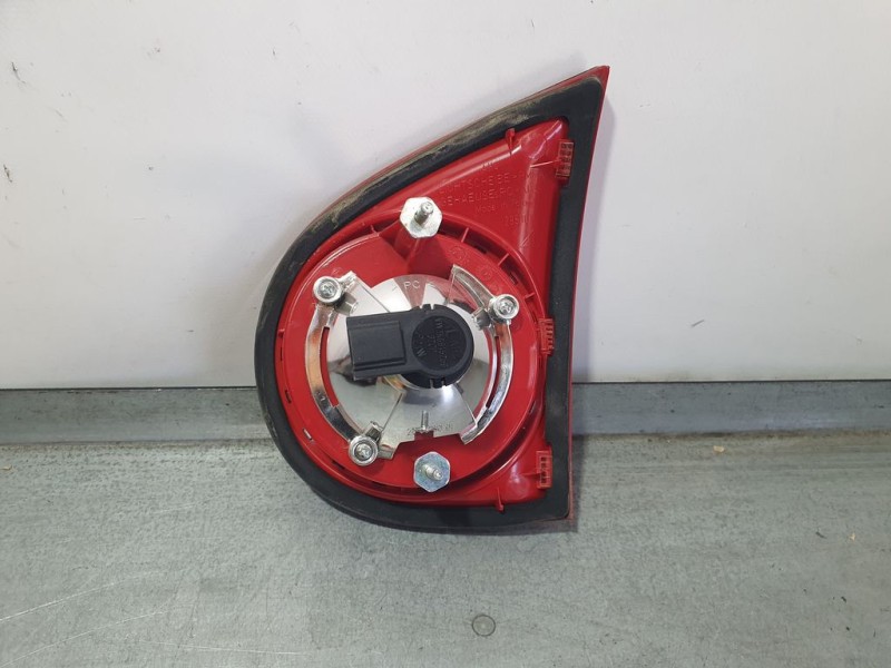 Recambio de piloto trasero izquierdo para volkswagen golf v berlina (1k1) highline referencia OEM IAM 1K6945093E  INTERIOR