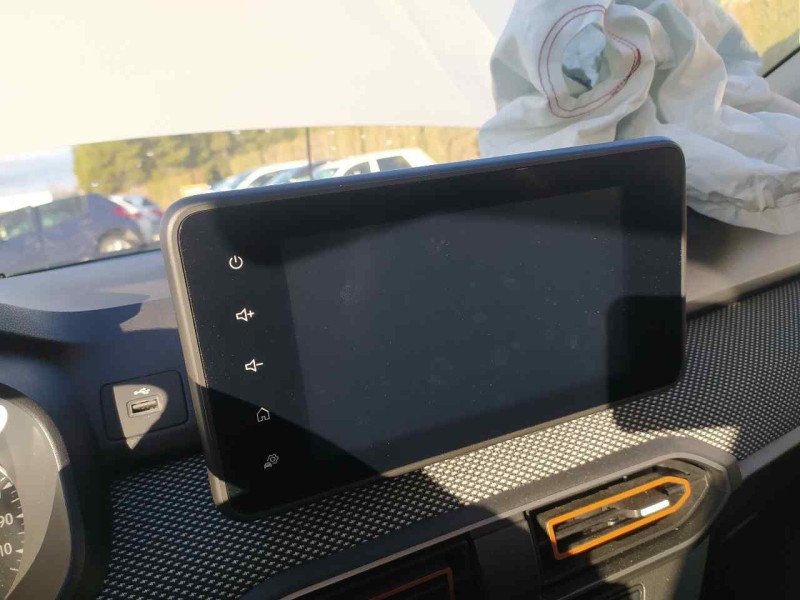 Recambio de sistema navegacion gps para dacia sandero stepway essential referencia OEM IAM   