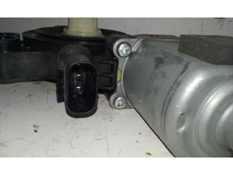 Recambio de motor elevalunas trasero izquierdo para hyundai i30 (gd) classic referencia OEM IAM  2 PINS ELECTRICO
