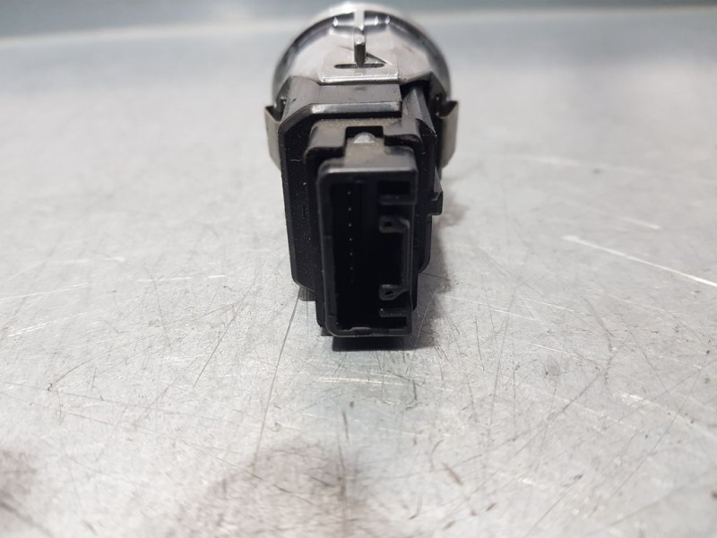 Recambio de boton start/stop para toyota corolla verso (r1) 2.2 d-4d luna referencia OEM IAM 6842B68B  