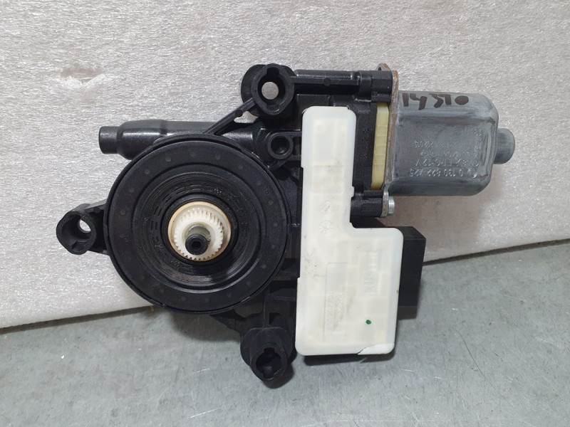 Recambio de motor elevalunas trasero izquierdo para seat leon (5f1) reference referencia OEM IAM 5Q0959811A  