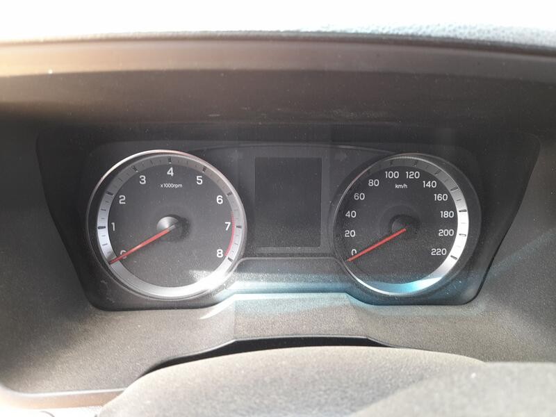 Recambio de cuadro instrumentos para ssangyong tivoli 1.2 referencia OEM IAM 8022037030  