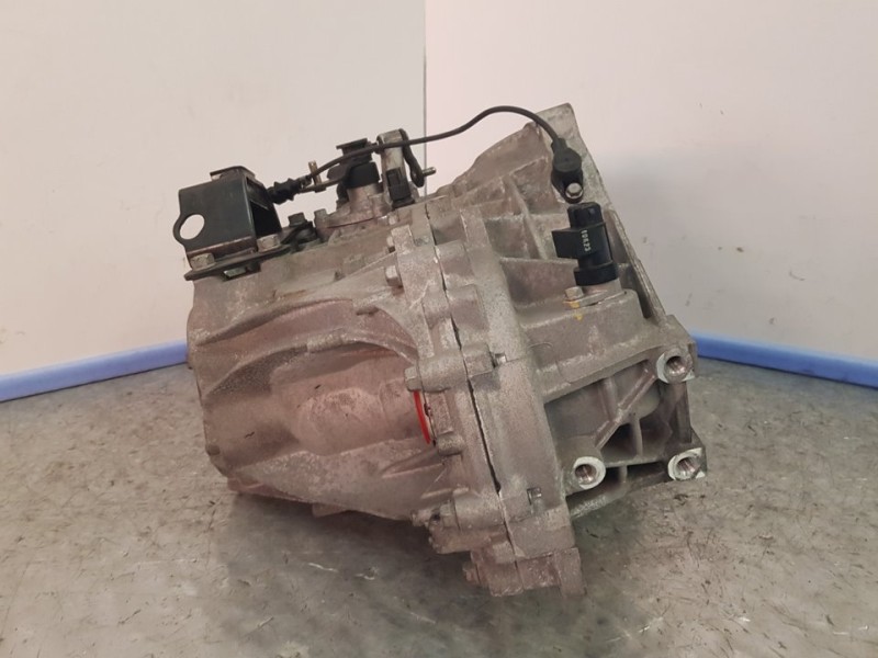 Recambio de caja cambios para hyundai i30 comfort referencia OEM IAM WBJ6H 546106 6VELOCIDADES