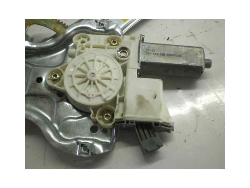 Recambio de elevalunas trasero derecho para toyota avensis berlina (t25) 1.8 sol sedán (4-ptas.) referencia OEM IAM 6983005100  