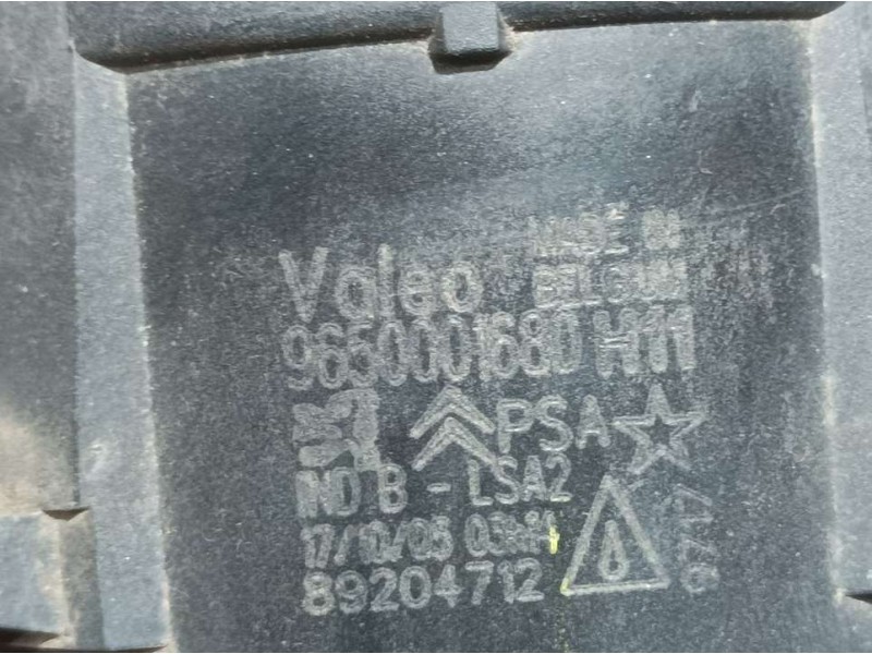 Recambio de faro antiniebla izquierdo para citroën c4 berlina exclusive referencia OEM IAM 9650001680 89204712 VALEO