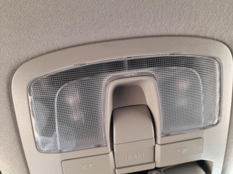 Recambio de luz interior para ssangyong tivoli 1.2 referencia OEM IAM 7767034000ACE  
