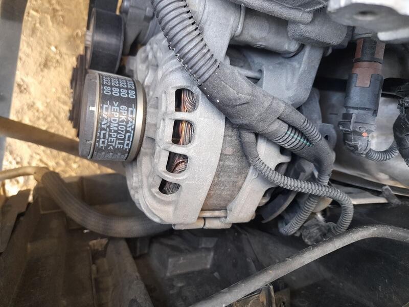 Recambio de alternador para citroën c3 iii (sx) 1.2 vti 82 referencia OEM IAM 9809391880  