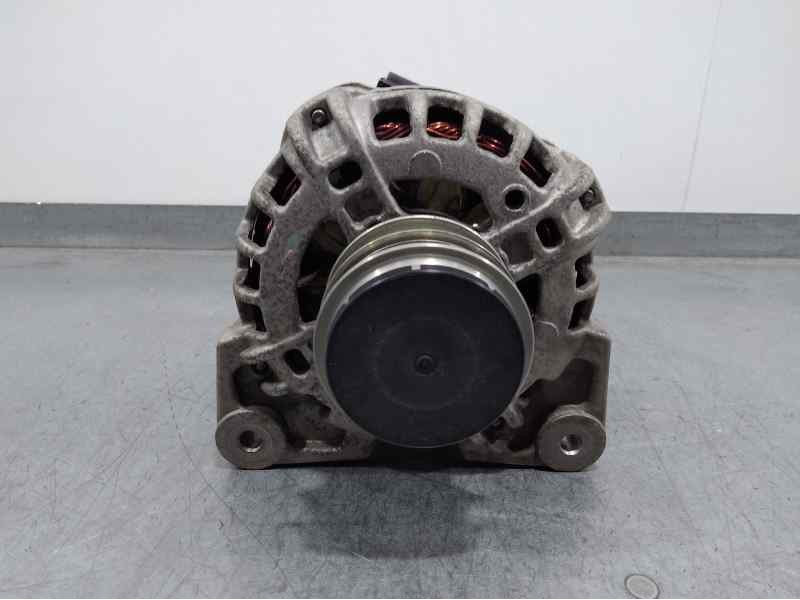 Recambio de alternador para dacia sandero ambiance referencia OEM IAM 231008386R F000BL0457 BOSCH