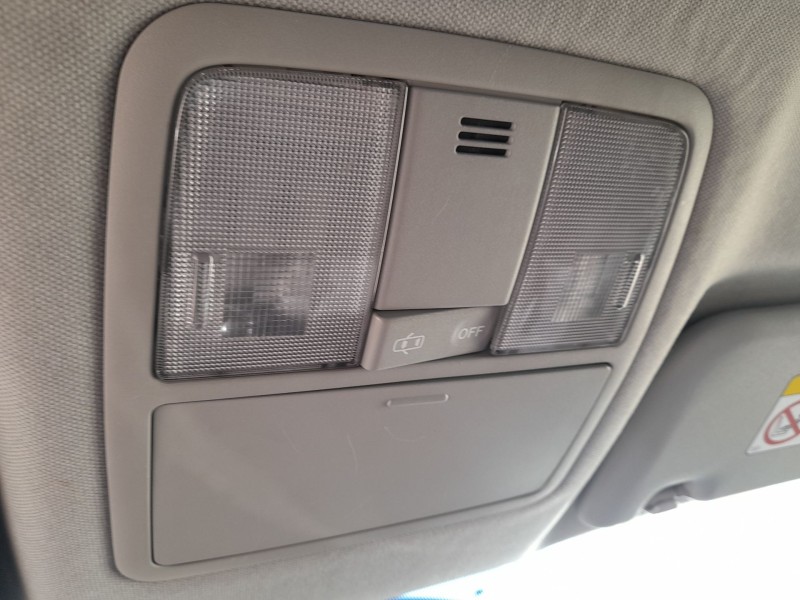 Recambio de luz interior para toyota auris (_e18_) 1.4 d-4d (nde180_) referencia OEM IAM 8126002480B0  