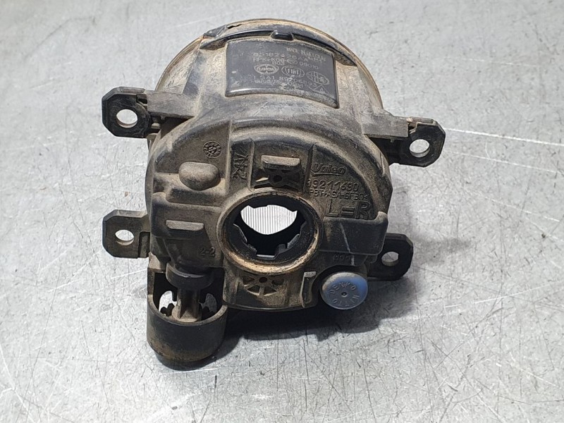 Recambio de faro antiniebla izquierdo para jeep cherokee kl longitude referencia OEM IAM 05182426AA 89206893 