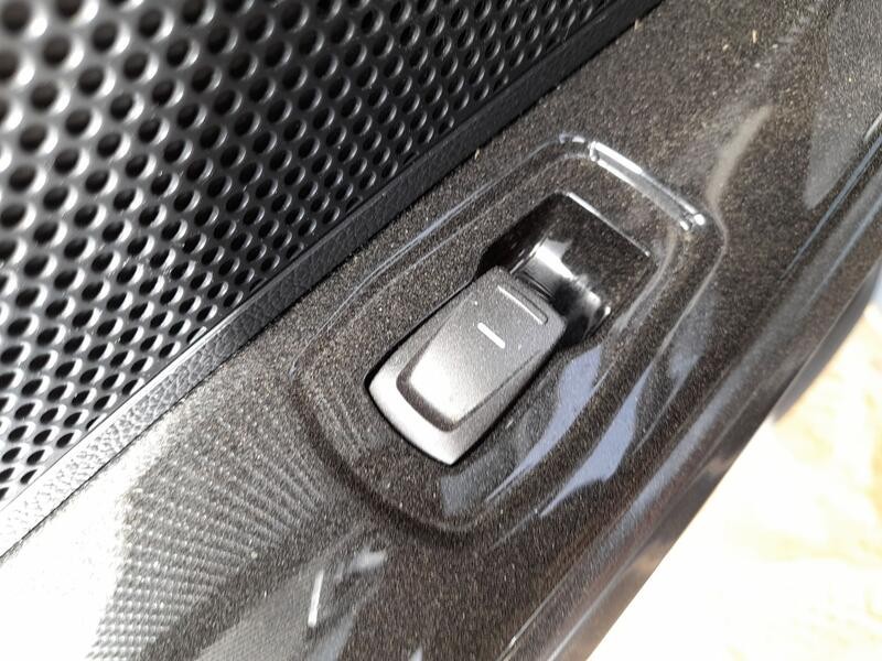 Recambio de mando elevalunas trasero izquierdo para ssangyong tivoli 1.2 referencia OEM IAM 8585035000  