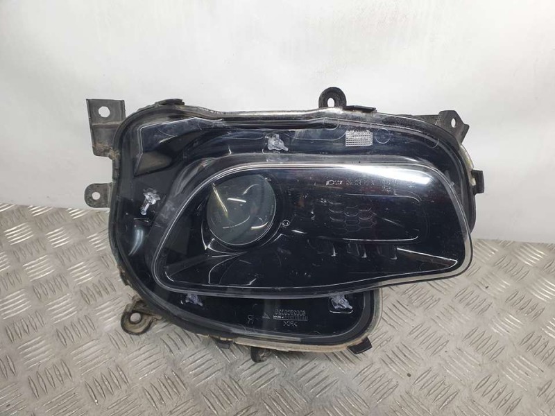 Recambio de faro derecho para jeep cherokee kl longitude referencia OEM IAM 68102854AF1 66595A 