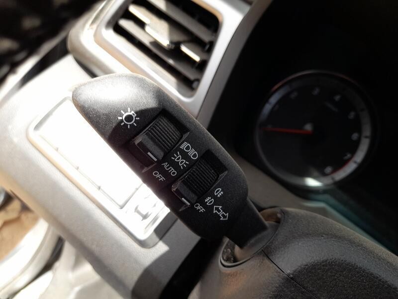 Recambio de mando luces y limpia para ssangyong tivoli 1.2 referencia OEM IAM 8591035400  