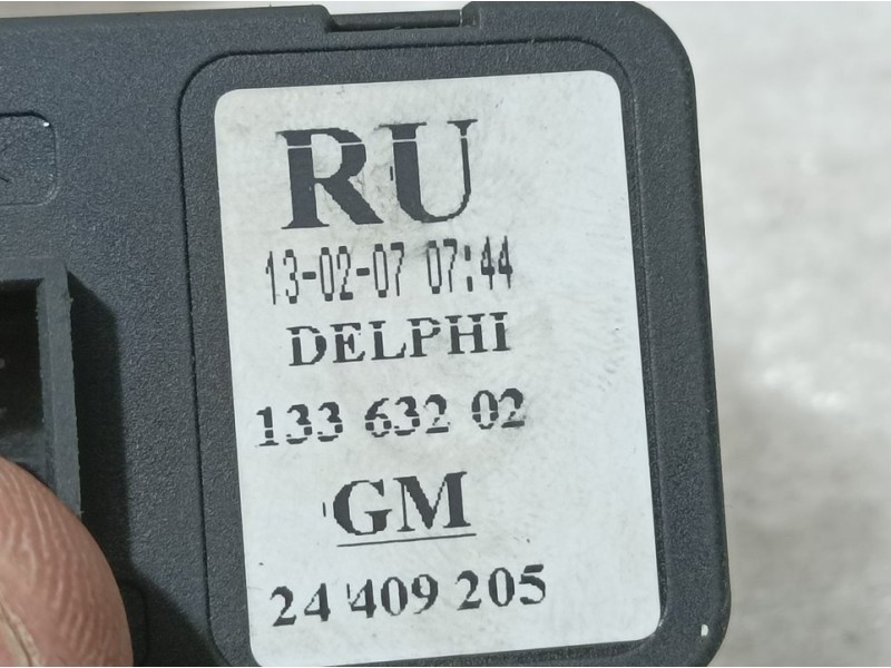 Recambio de mando elevalunas delantero izquierdo para opel meriva cosmo referencia OEM IAM 13363202 24409205 